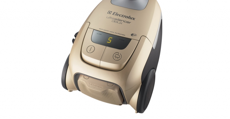 Electrolux UltraSilencer® Deluxe Canister VAcuum EL7066A